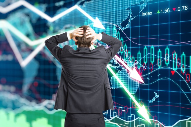 Demystifying Finance in Hard Times: From Global Crises to Personal Investing